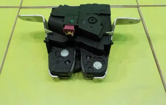 Mercedes-Benz E W212 Tailgate exterior lock 