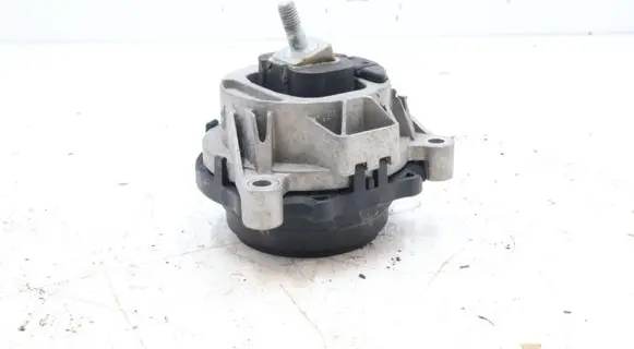 BMW 4 F36 Gran coupe Engine mount bracket 6859411