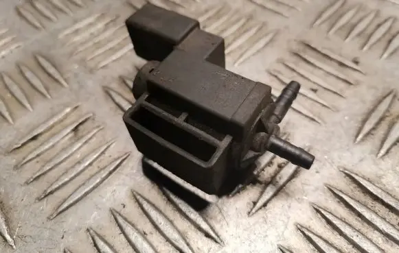 Volkswagen Eos Turbo solenoid valve 037906283C