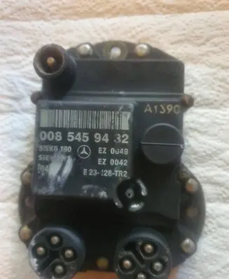 Mercedes-Benz E W124 Ignition amplifier control unit 0085459432 E23126TR2 5WK6180