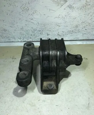 Opel Signum Engine mount bracket