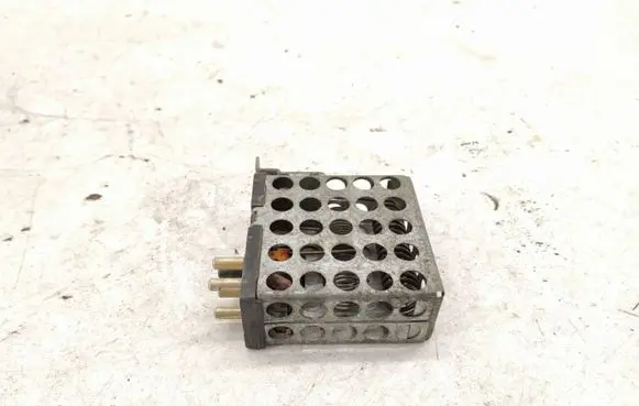 Mercedes-Benz C W202 Heater blower fan relay A2028200197 2028200197