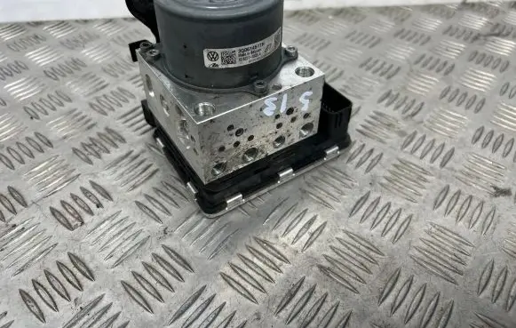 Volkswagen PASSAT B8 ABS Pump 3Q0614517H