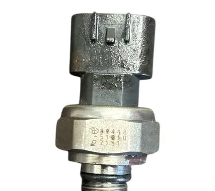 Toyota Avensis T250 Oil pressure sensor 89448-51310