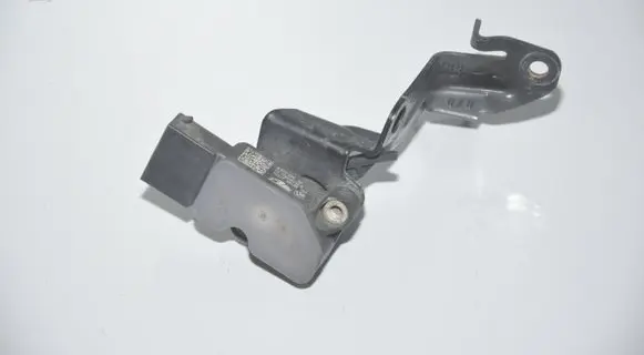 BMW 2 F46 Headlight/headlamp level sensor 6870200 6853747 37146853747