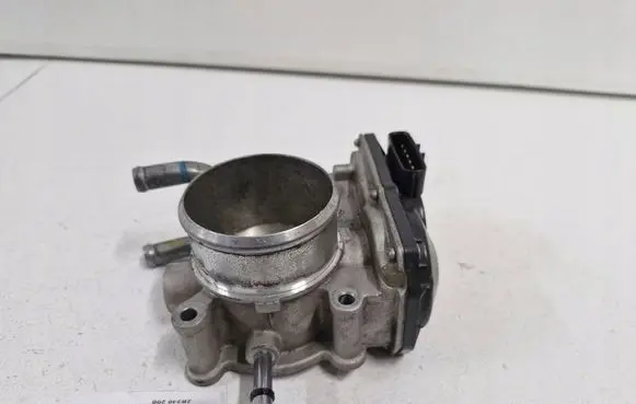 Hyundai Tucson TL Throttle body valve 35100-2B340