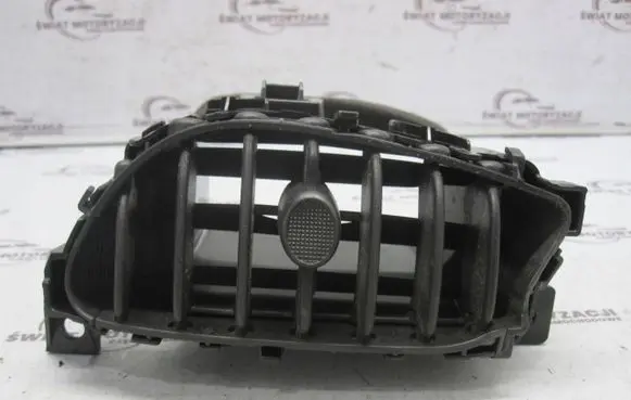 Nissan Juke I F15 Dash center air vent grill 687501KK0A