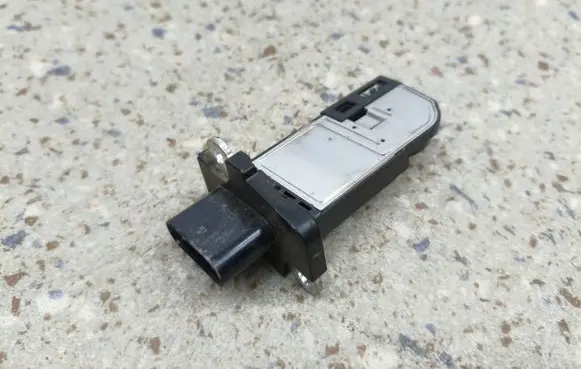 BMW 5 GT F07 Mass air flow meter 7804150 105038
