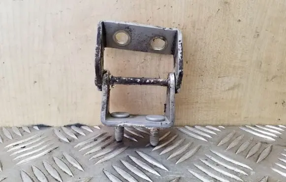 Opel Antara Tailgate/trunk/boot hinge