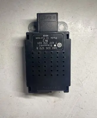 Volkswagen Golf VI Aerial antenna amplifier 5M0035570B
