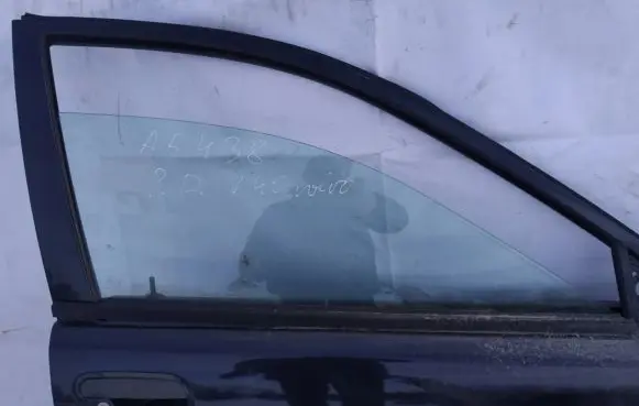 Volvo S40, V40 Front door window glass four-door