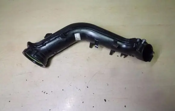 Air intake hose/pipe