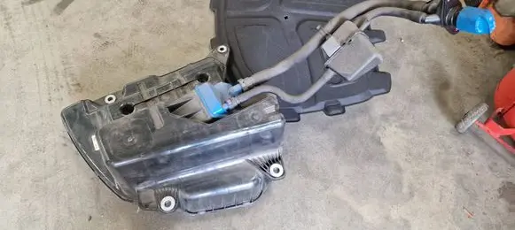 Audi A5 AdBlue liquid reservoir 8W0131878BN 8W0131969K 8W6131963B