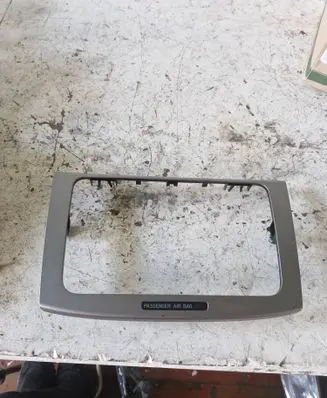 Radio/GPS head unit trim