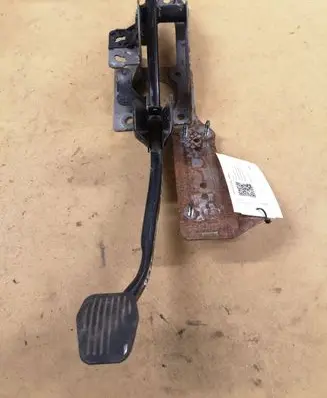 Ford Focus Brake pedal 3M512467AN 6058