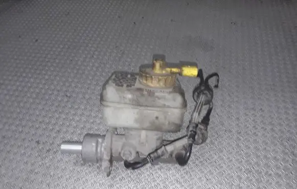 Volkswagen Golf IV Master brake cylinder 21027099