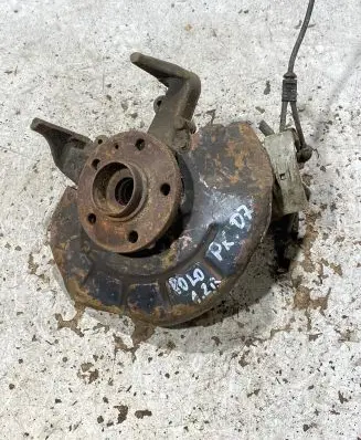 Front wheel hub spindle knuckle