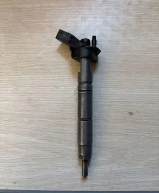 Mercedes-Benz S W221 Fuel injector A642070 0445115