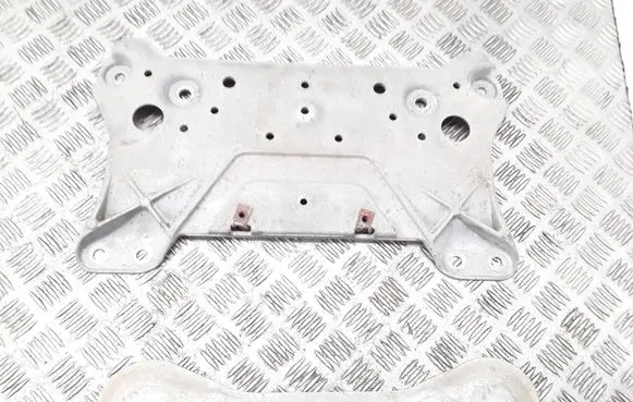 Infiniti M30 Rear subframe 