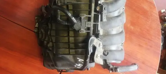 BMW 1 E81 E87 Intake manifold 7556613