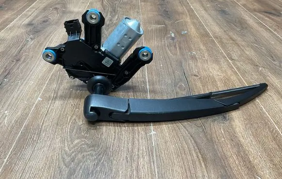 Mini One - Cooper F56 F55 Rear window wiper motor W000050907 7329850