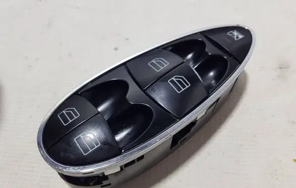 Mercedes-Benz E W211 Quarter vent window switch 2118213679DDE A2118213679