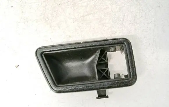 Volkswagen Jetta II Rear door interior handle 321837236a