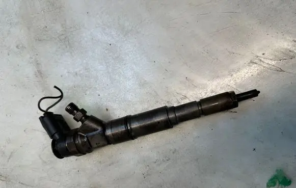 BMW 3 E46 Fuel injector 7793836