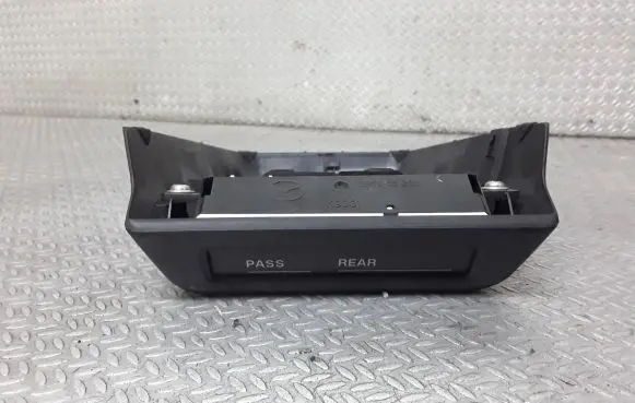 Mazda 3 I Screen/display/small screen BR5S55260