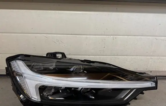 Volvo XC60 Headlight/headlamp 32420440
