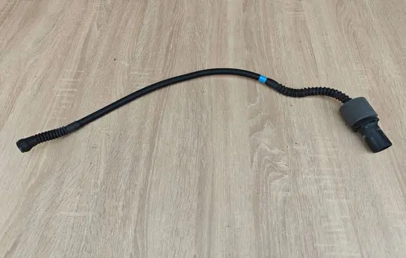 BMW 5 G30 G31 G38 Water drain line hose 7379736