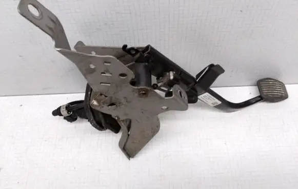Clutch pedal