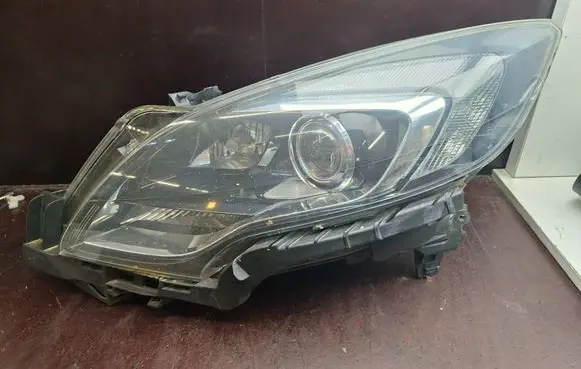 Opel Zafira C Headlight/headlamp 13399860 030126328100 LE10A6240