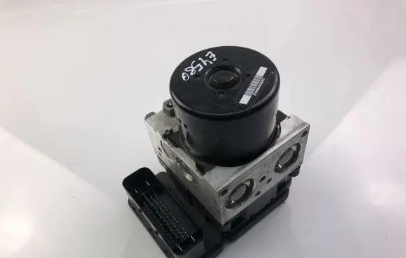 Volvo XC60 ABS Pump 28526258303