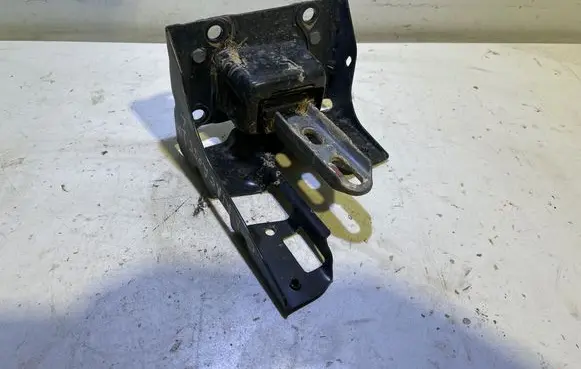 Citroen C3 Aircross Engine mount bracket 