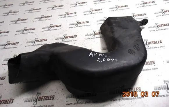 Toyota Avensis T220 Air intake hose/pipe 177510B010 1775102080