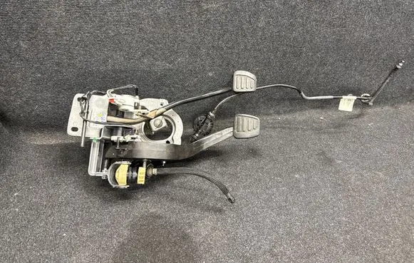 Chevrolet Camaro Pedal assembly 84063734