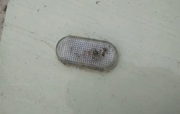 Nissan Micra Front fender indicator light