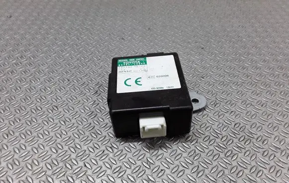 Toyota Corolla Verso E121 Door central lock control unit/module 2513000100