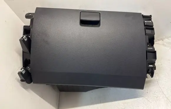 Renault Master III Glove box 685006535R