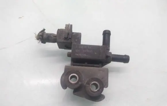 Volvo S80 Turbo solenoid valve 72251702