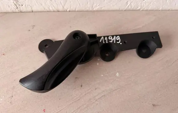 BMW 5 E60 E61 Engine bonnet (hood) release handle 7052579
