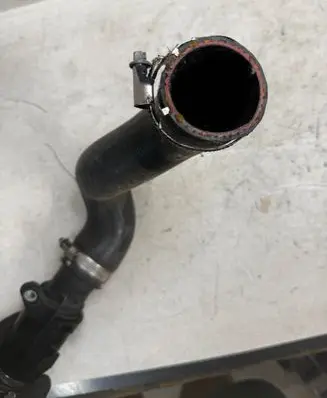 Intercooler hose/pipe