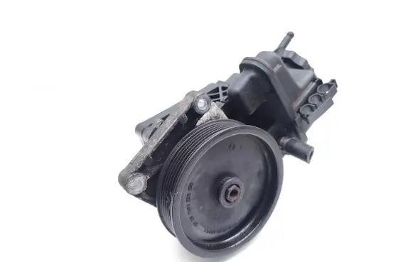 Mercedes-Benz C W204 Power steering pump 0064662601