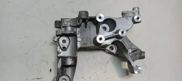 Citroen Berlingo Generator/alternator bracket 9684613880