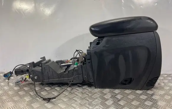 Jeep Grand Cherokee Center console