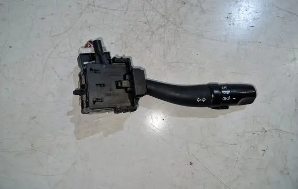 Hyundai Santa Fe Indicator stalk 202004727