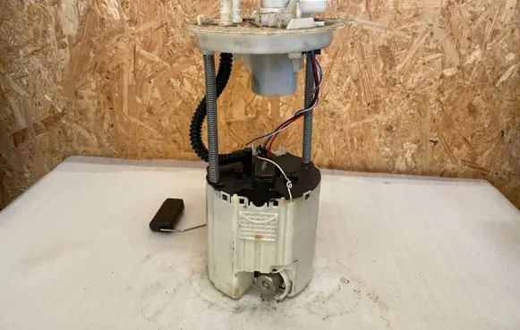 Opel Mokka X In-tank fuel pump 13592382 687925552
