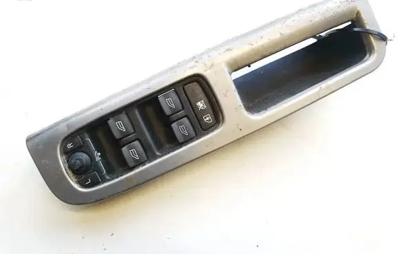 Volvo V50 Electric window control switch 8679666 30710787