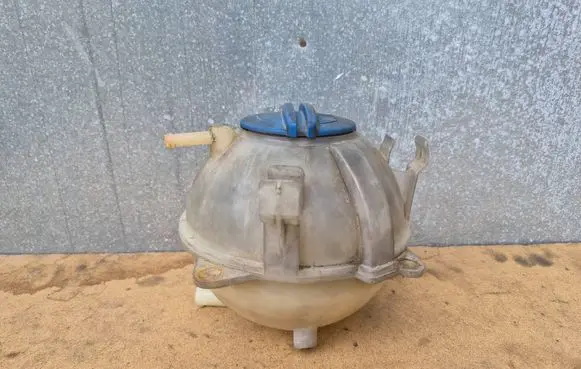 Volkswagen Touran I Coolant expansion tank/reservoir 1K0121407A